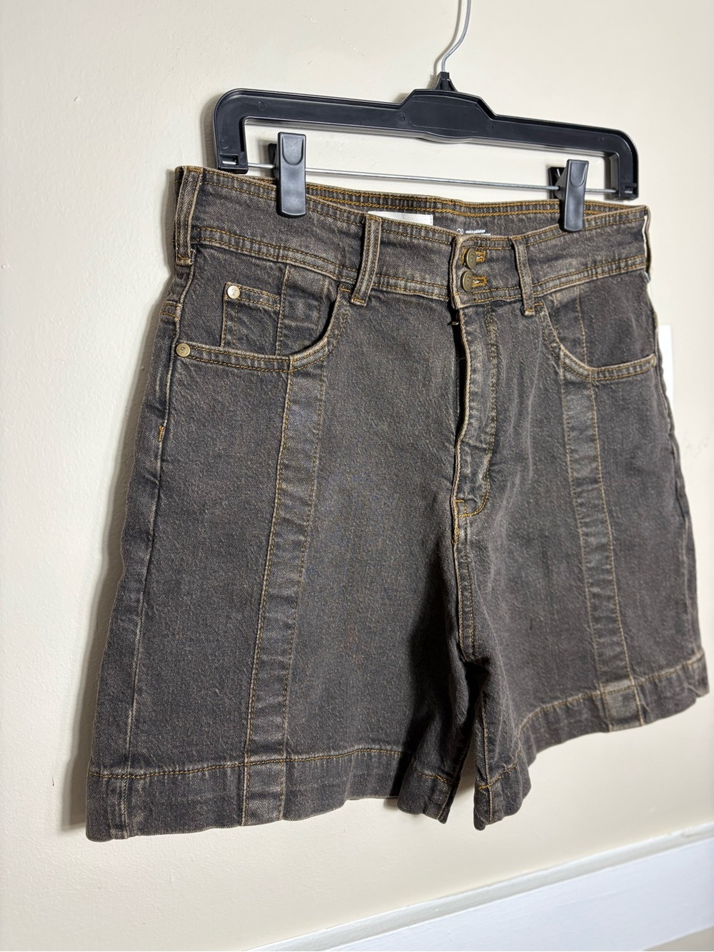 NWT Pilcro Anthropologie Seamed Denim Bermuda Shorts Black Brown High Rise 28 - Picture 3 of 15
